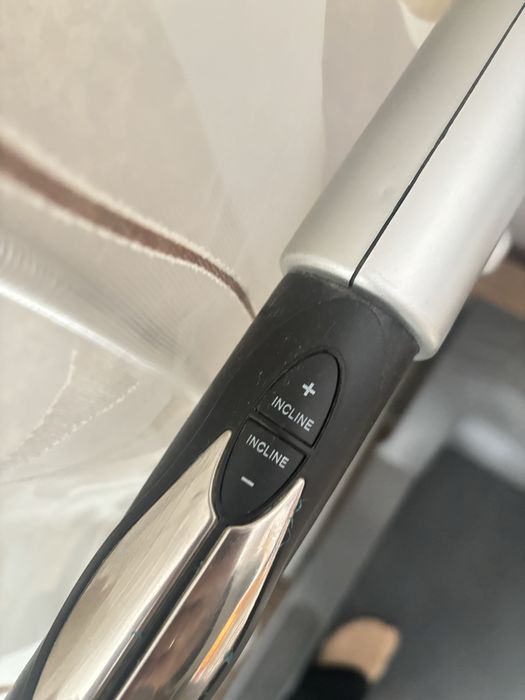 Продам беговую дорожку