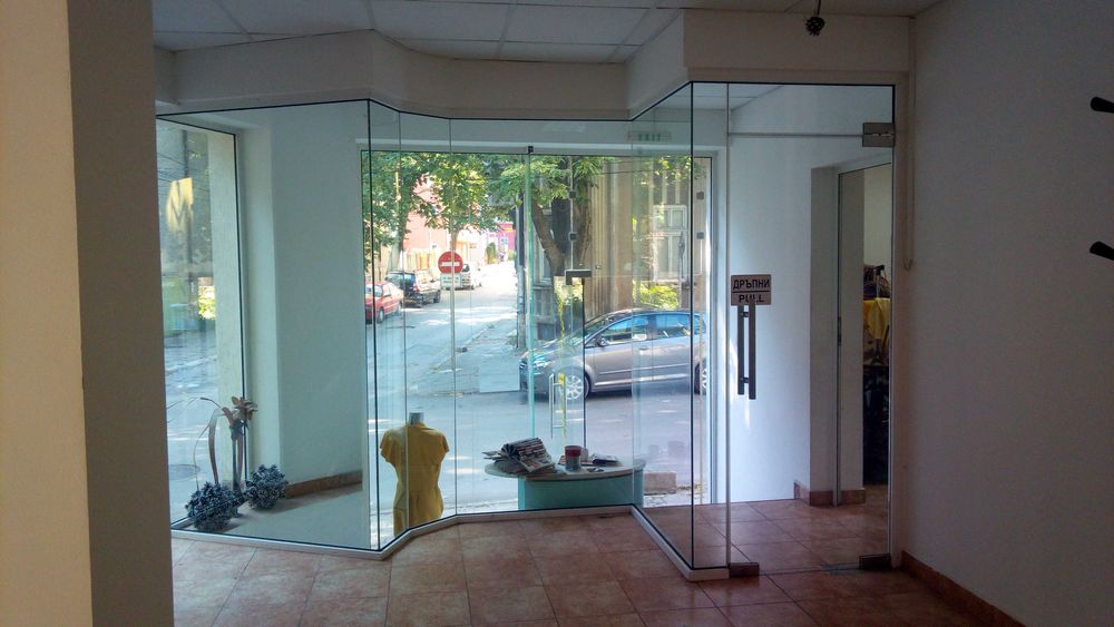 Дава се под наем Магазин в Шумен, Център - 40 кв.м за 280.5 € - Снимка #6