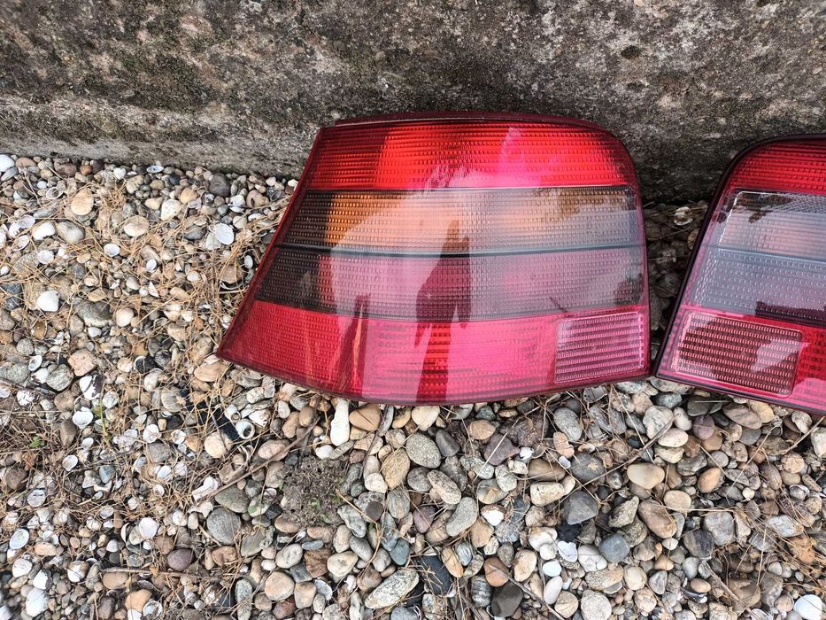 ляв и десен стоп тъмна хела за фолксваген голф 4 VOLKSWAGEN GOLF 4