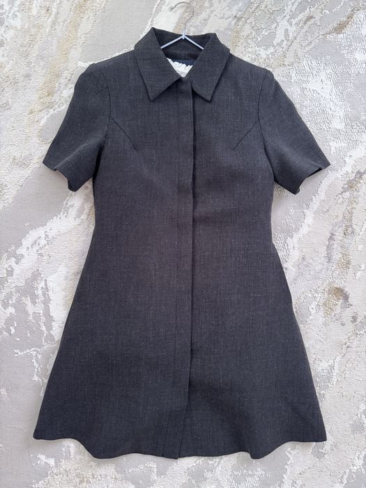 Женское платье мини в класическом стиле