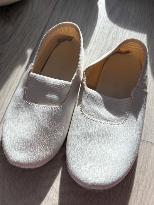 Продам детскую обувь