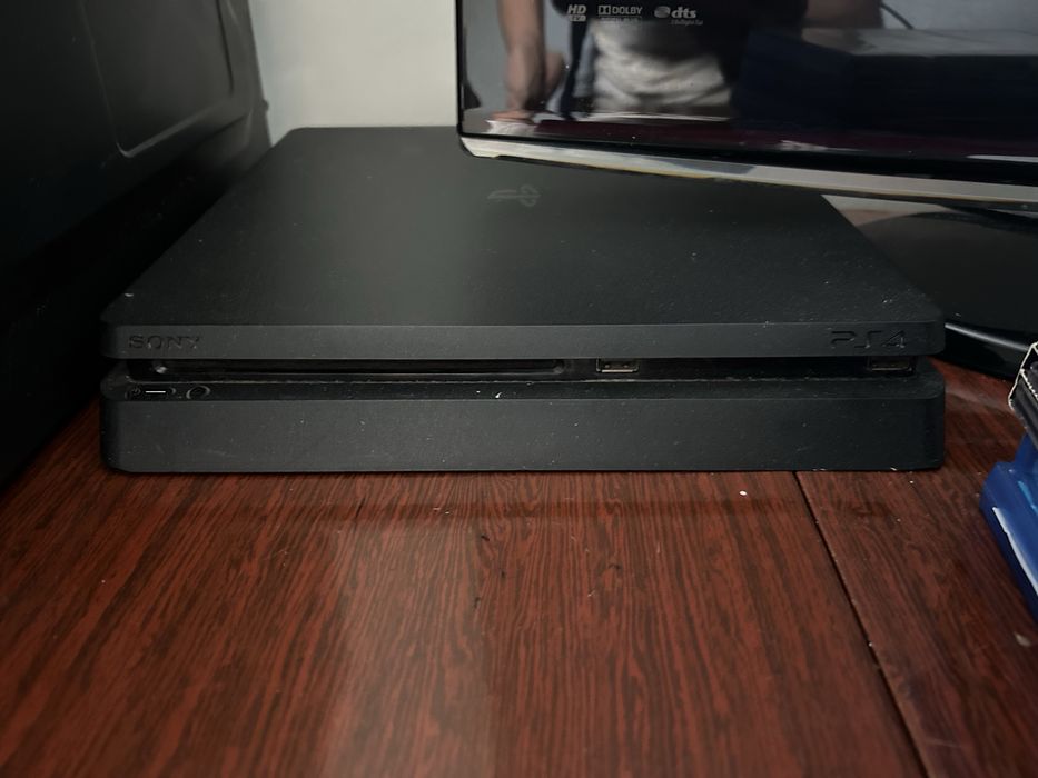 Ps 4, играл год, 10 игр из них 4 цифровые игры