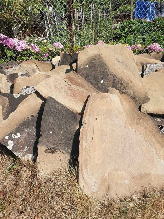 Каменни плочи от покрив