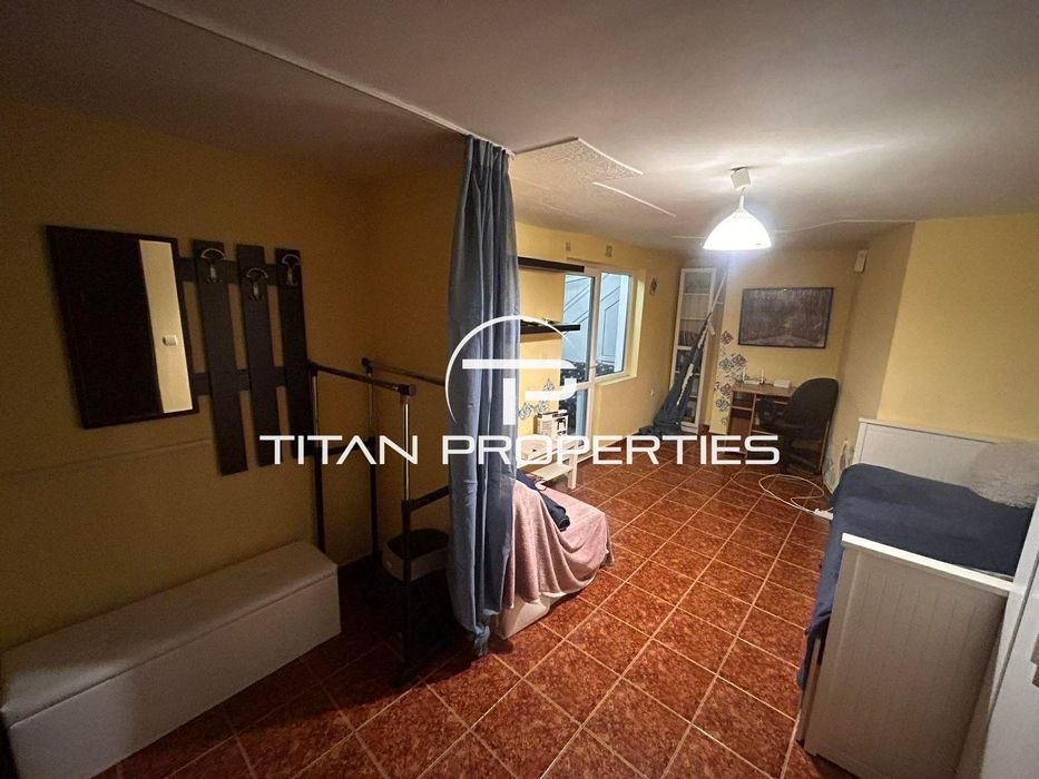 Едностаен апартамент, под наем, Център