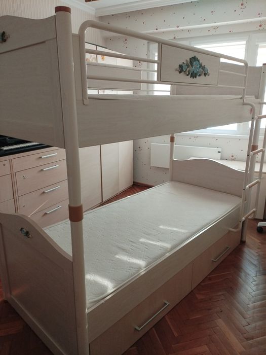 Двуетажно легло Flora