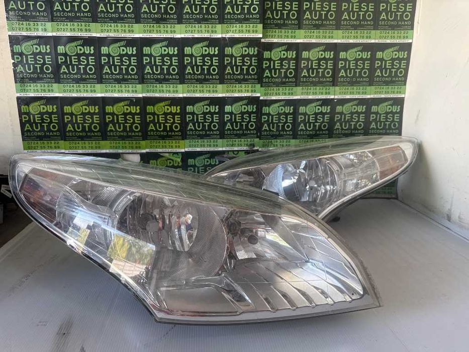 Faruri Renault Megane 3 2008 2009 2010 2011 2012 2013 2014 2015 dreapta 260100018R stanga 260600018R