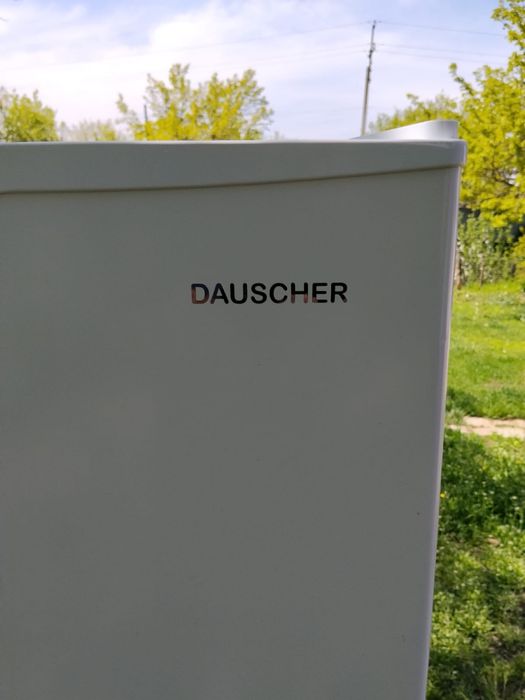 Продам маленький однокамерный холодильник Dauscher