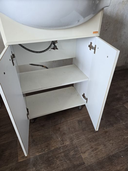 Раковина с тумбой