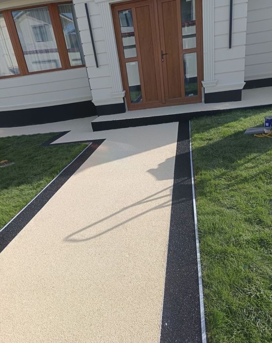 Covor de piatra naturala cu rasina trafic auto si pietonal