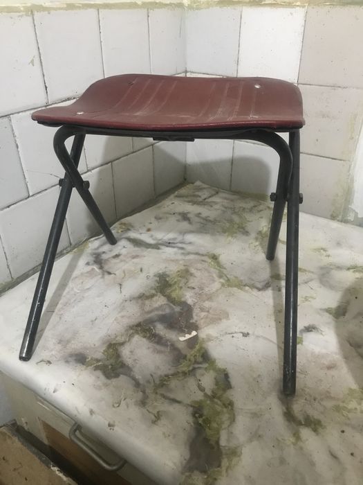 Стульчик табуретка складная металическия