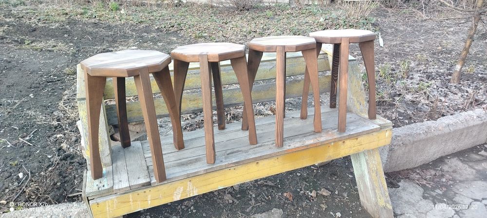 Комплект табуретов