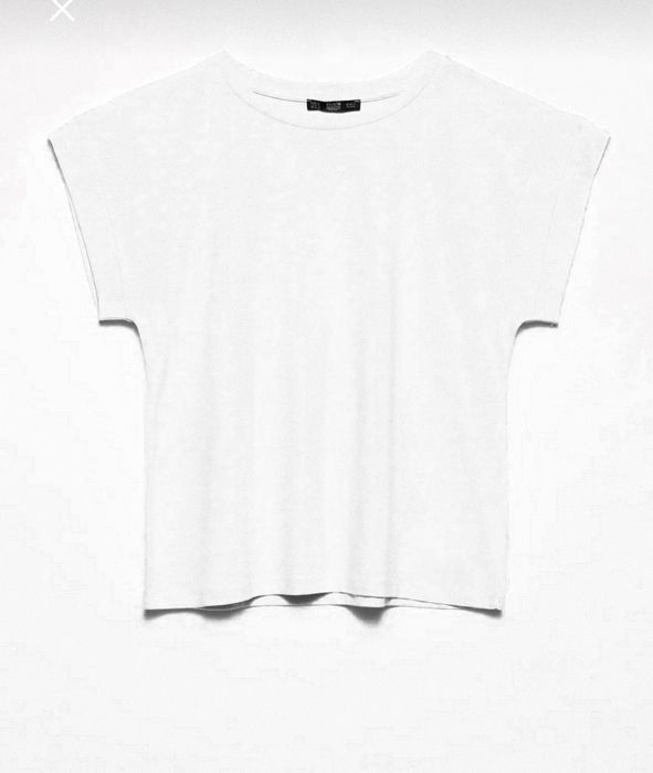 Белая футболка