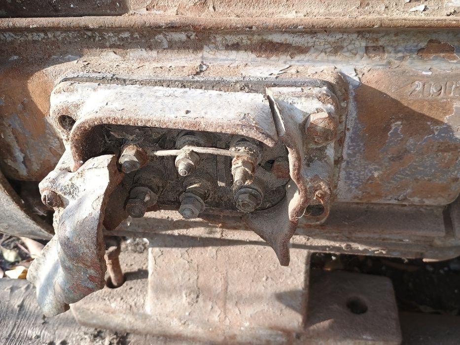 Vând motor electric trifazat cu reductor