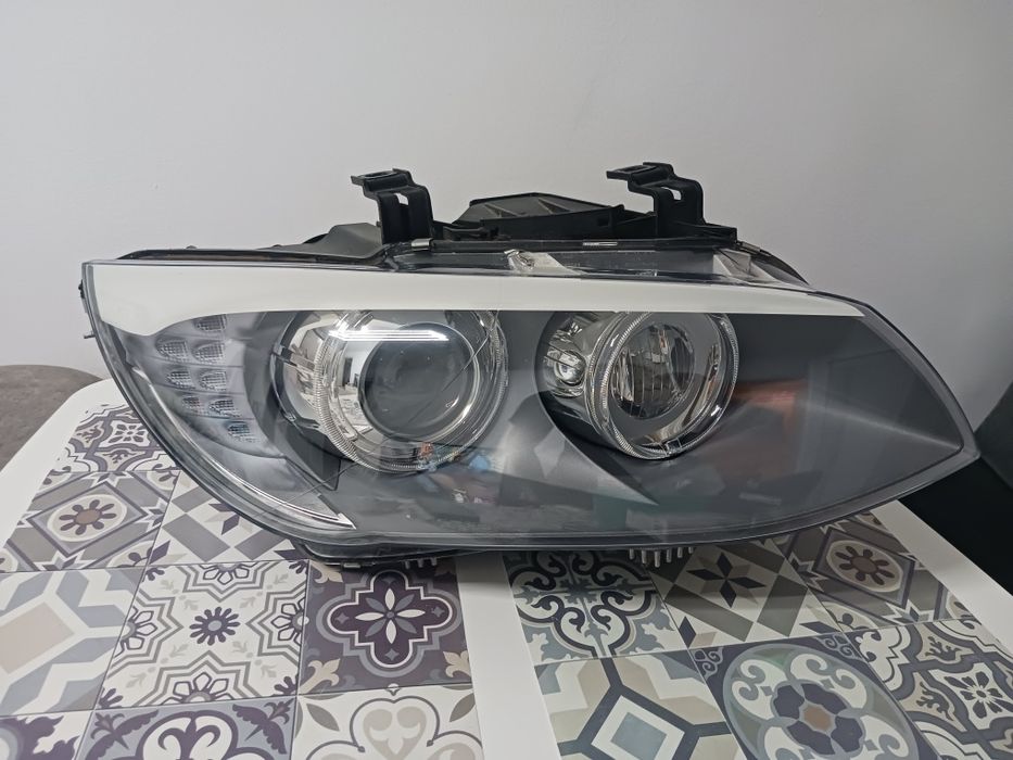 Far dreapta bmw e92 e93 lci bixenon adaptiv Europa