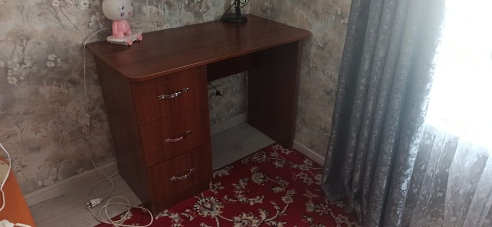 Продам письменный стол