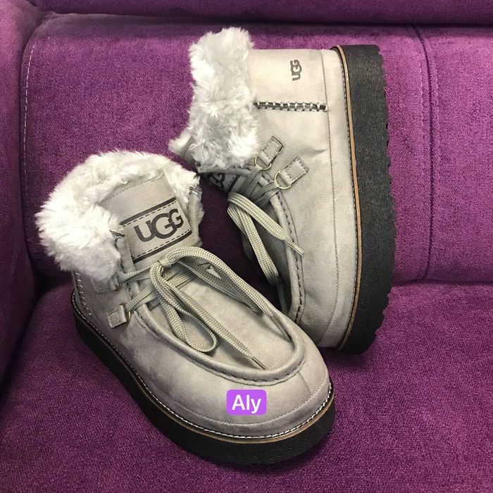 Vând UGG-uri dama