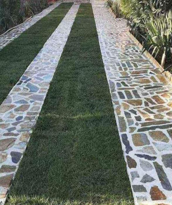 Va amenajam curtea cu piatră naturală
