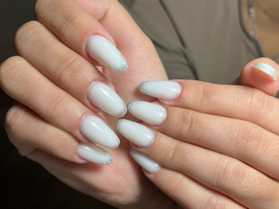 Начинающий мастер маникюра