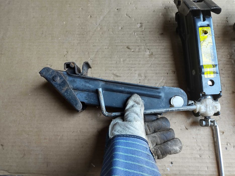 Авариен Крик Авто Крик за TOYOTA Aygo Тойота Айго