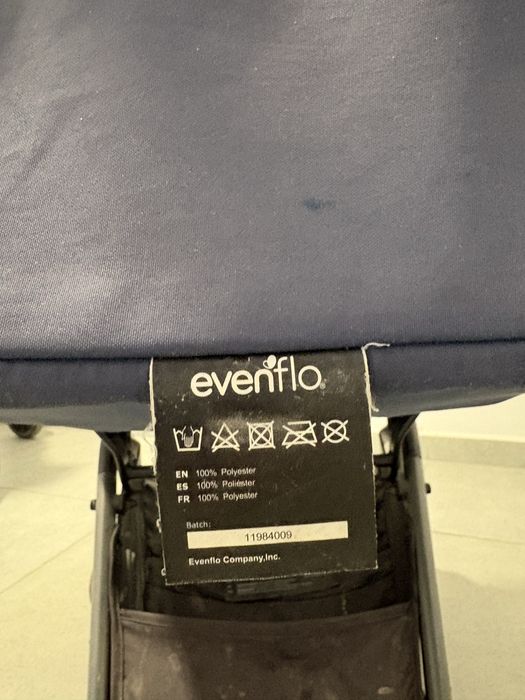 Продам прогулочную коляску б/у Бренд Evenflo
