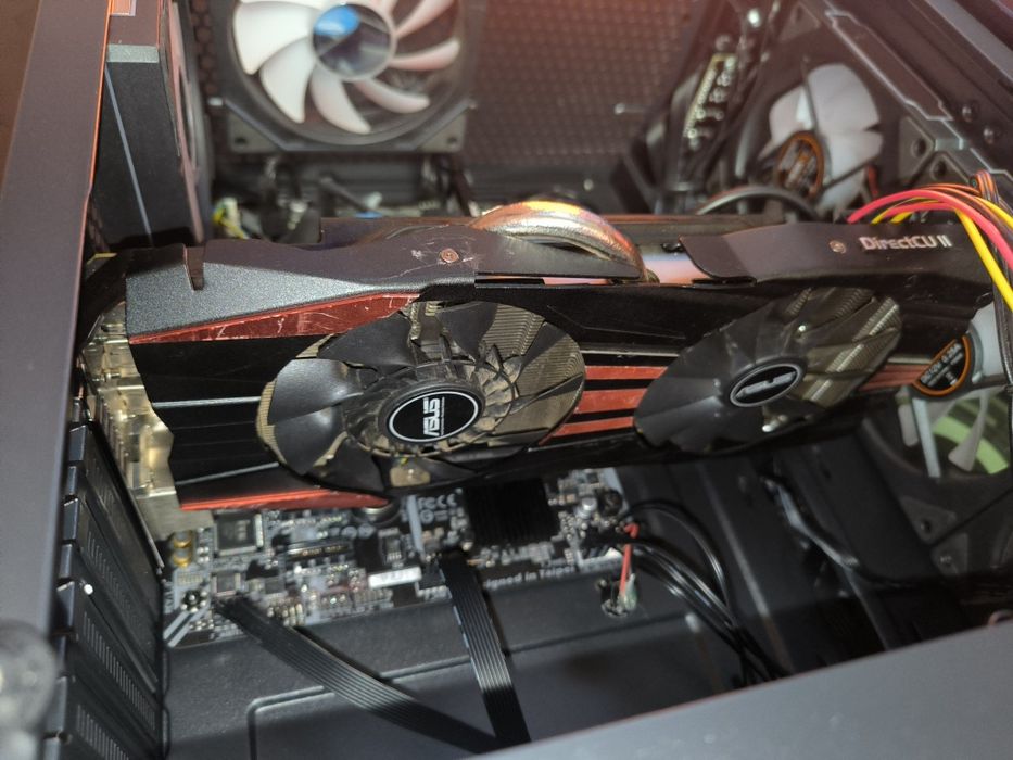 Vând PC in stare bună