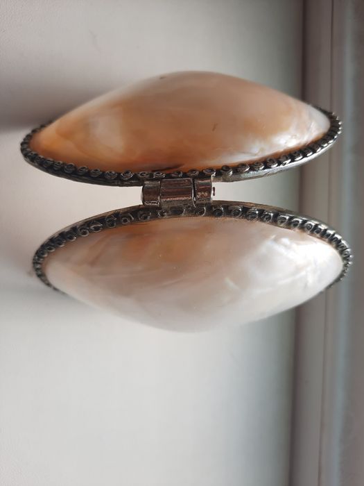 Cercei, lanturi, bratari,medaloane, brose, coliere