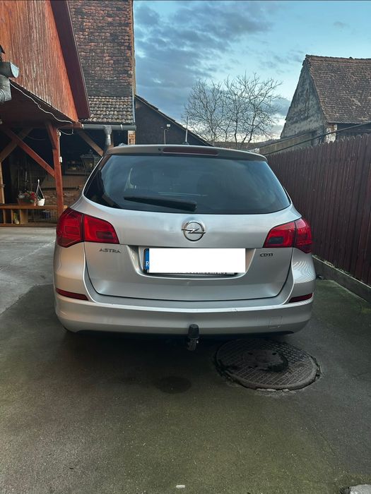 Opel astra J 2012