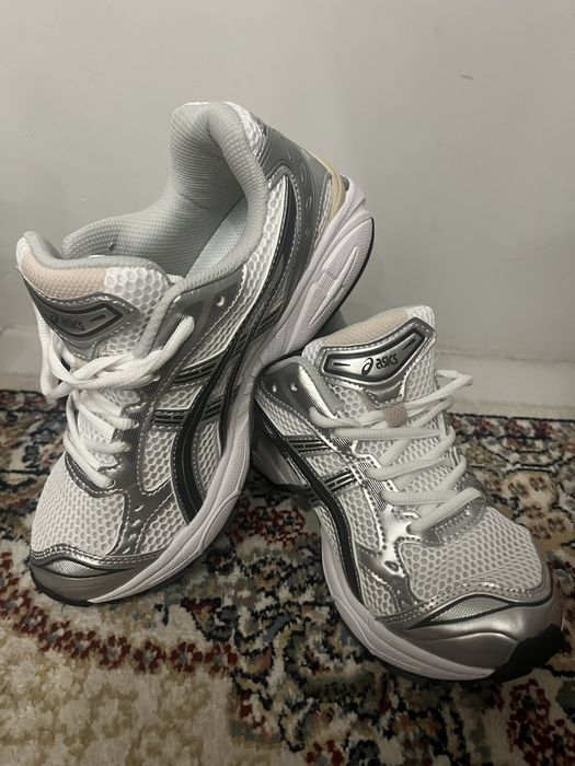 Кроссовки asics отл качества