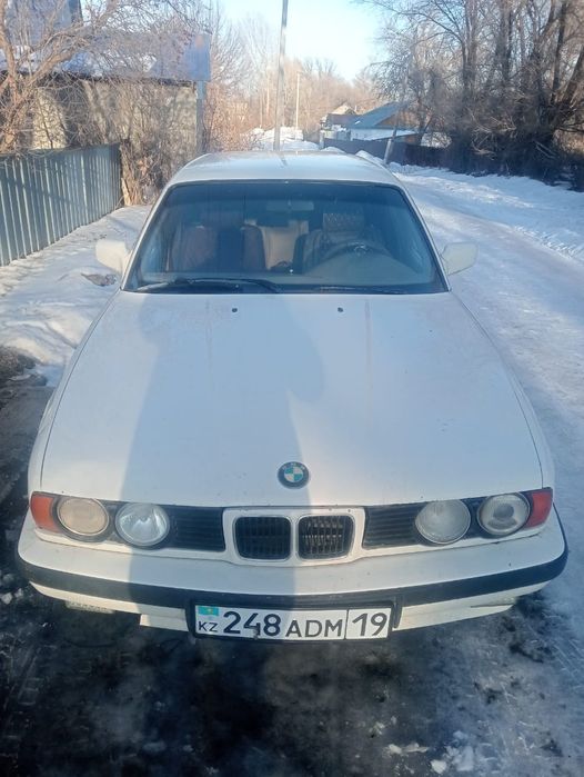 Продам машину БМВ