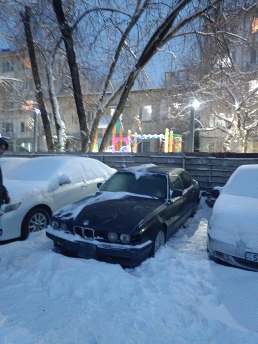 Продам бив е32 м30б30 1992г