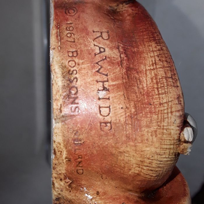 Антикварный барельеф "Старый ковбой"