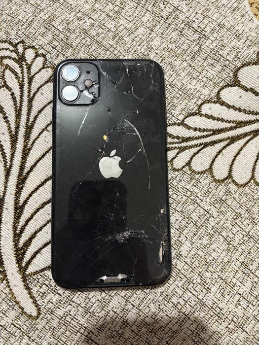 Продам           Айфон 11