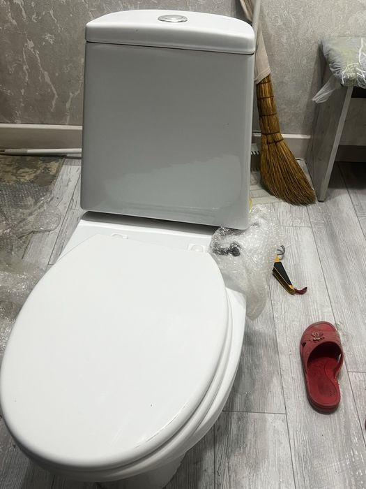 Продаётся унитаз