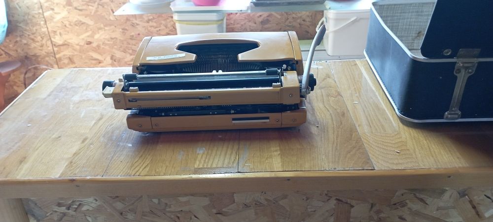 Mașina scris de colectie