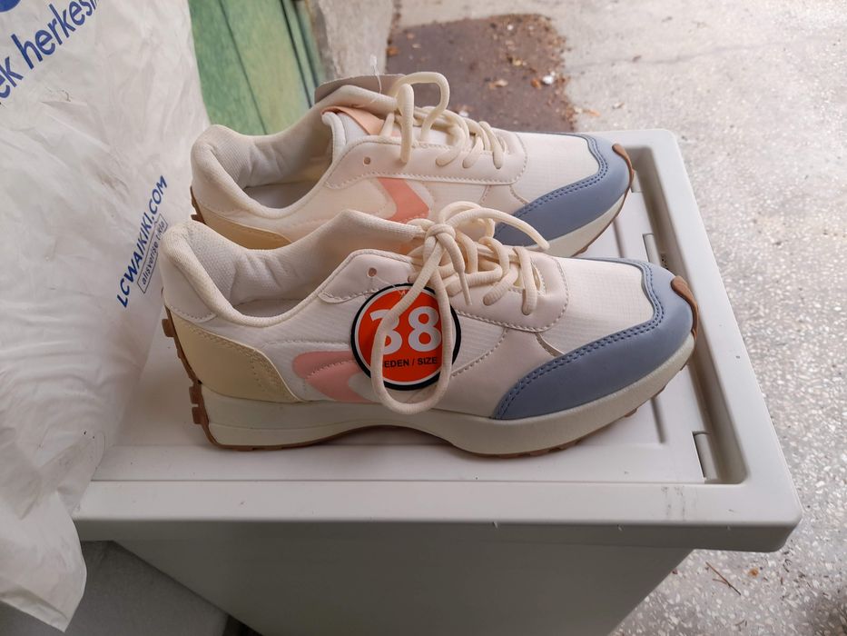 Нови маратонки на Waikiki nom. 38