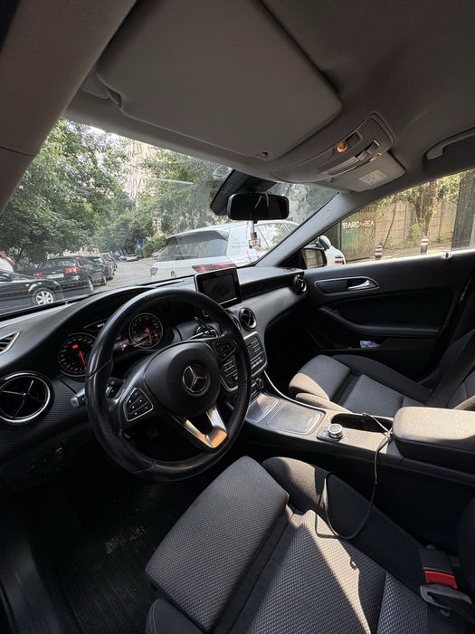 Mercedes-Benz A180 | 1.6 Benzină | Automată | 122 CP