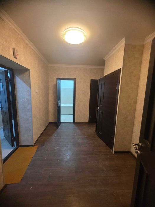 Srochno sotiladi! 2 xonali kvartira, Yangi Hayot 9, 1-qavat