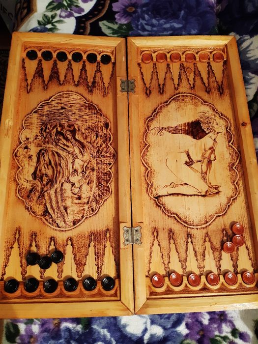 Нарды ручной работы с выжиганием.