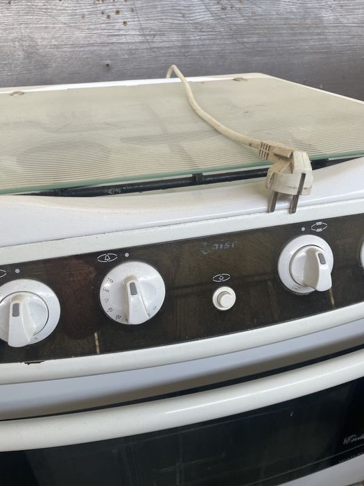 Продаю газовую плиту