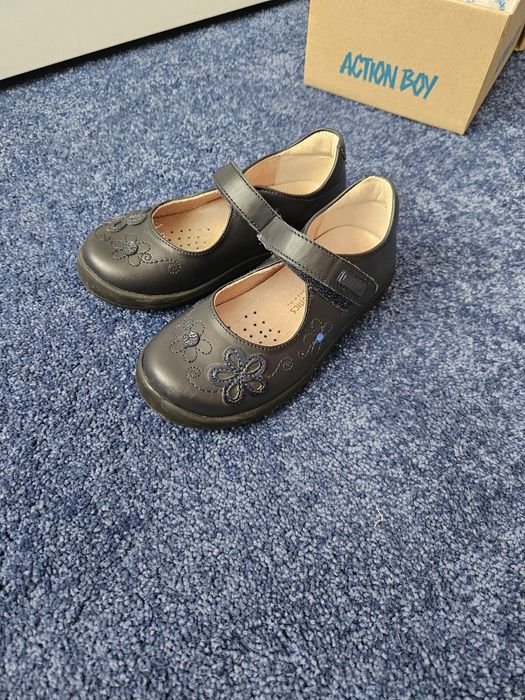 Biomecanics Като нови тъмно сините обувки 27н.