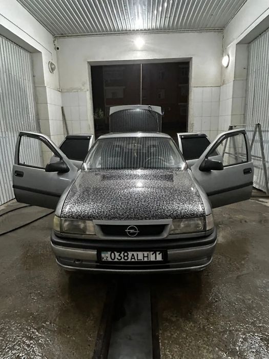 Опел вектра хэтчбек