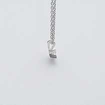 Pandantiv din aur alb 18k, cu diamant 0,32 grame cod 8564; 8565