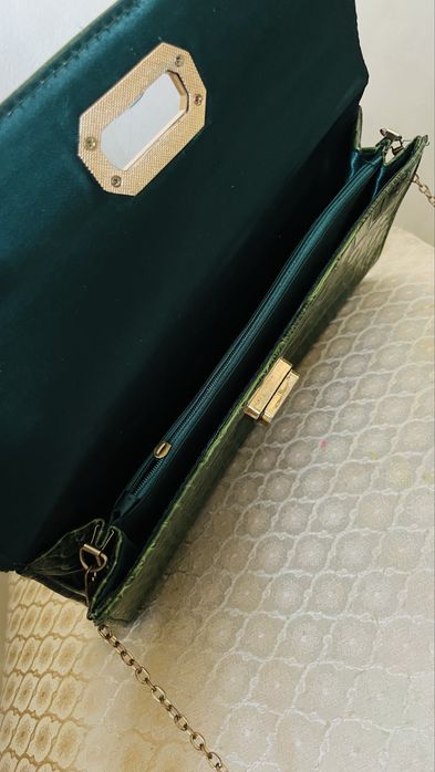 Зелёный клатч женский