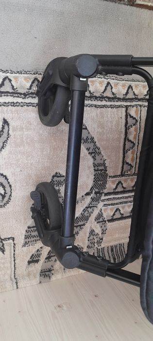 Продаётся прогулочная коляска