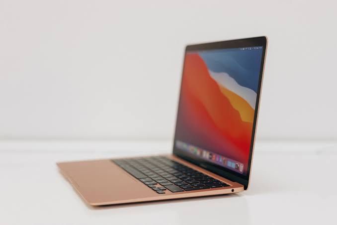 MacBook M1 интересует