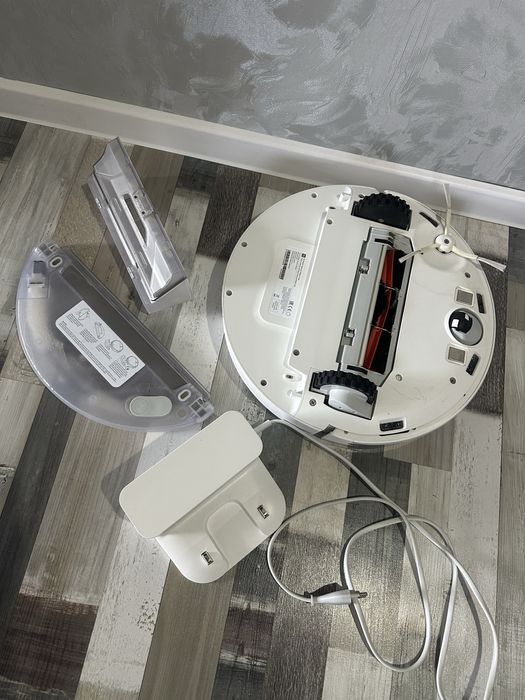 Продам робот-пылесос Xiaomi