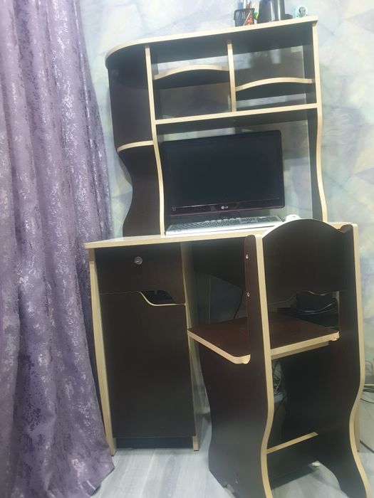 Продаётся стол б/у