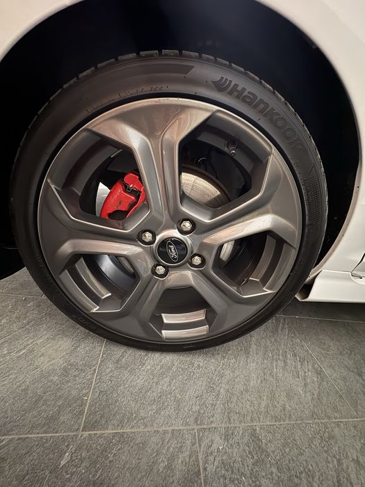Ford Fiesta ST  1.6 benzina 182 ps