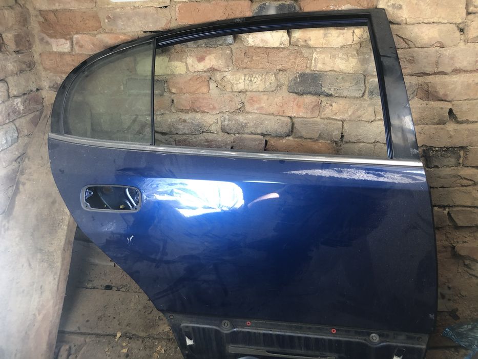 Дверь задняя левая