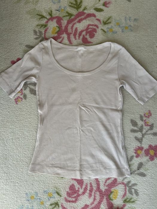 Продавам маркови тениски, размер S!